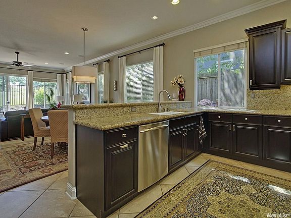 5th image of 736 Sturbridge Dr