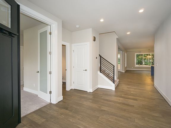 4th image of 6826 128th Ave NE