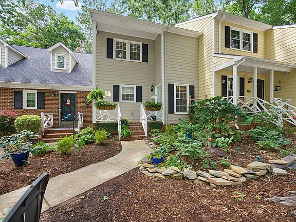 2nd image of 126 Wythe Cir