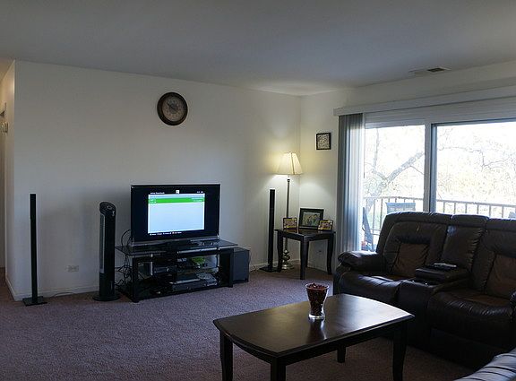 2nd image of 705 Tipperary Ct APT 2B