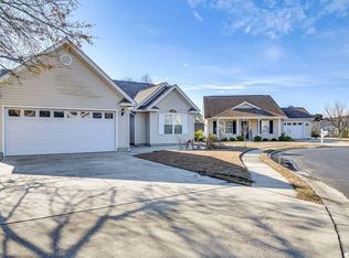 9648 Bradford Ln, Murrells Inlet, SC 29576