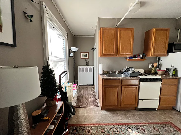 149 Strathmore Rd #6 — Photo 7