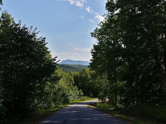 3rd image of 3 Cross Creek Trl