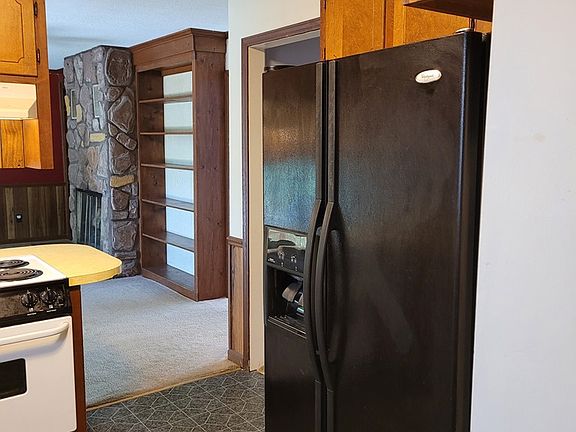 3rd image of 604 Arrow Point Dr