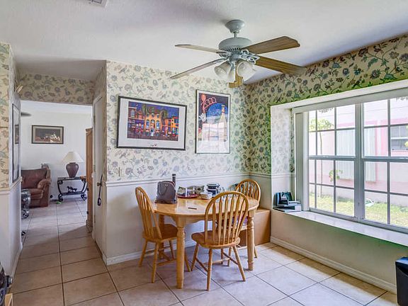 5th image of 1372 Sweet William Ln