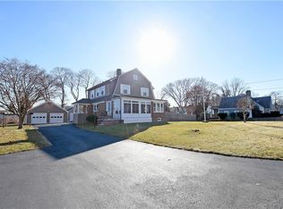 60 Elm Ave, Rumford, RI 02916