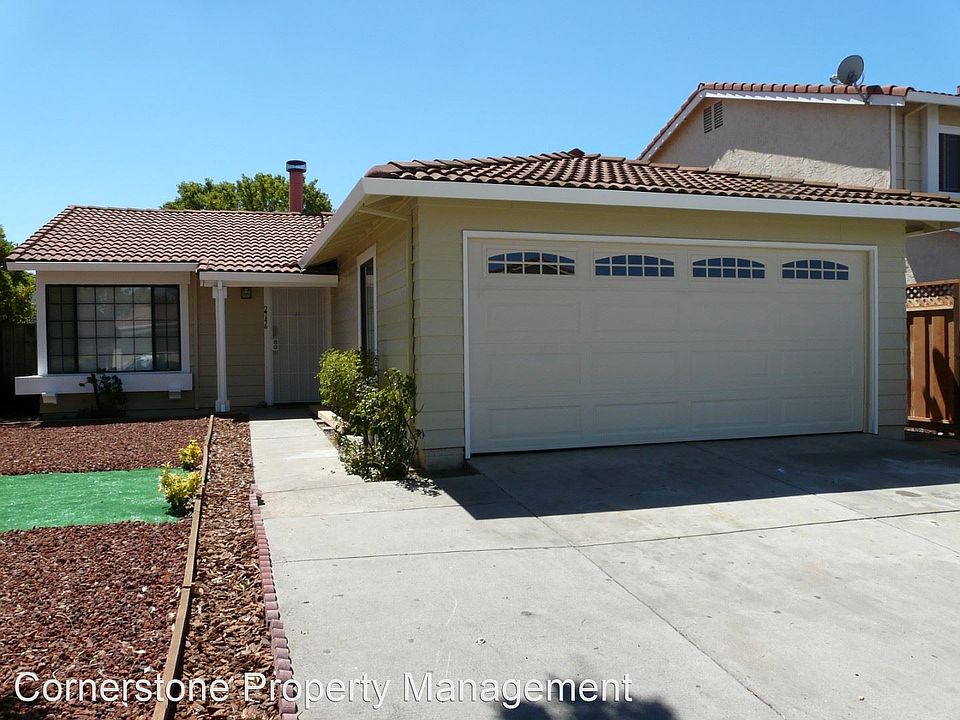 1st image of 2746 Croft Dr