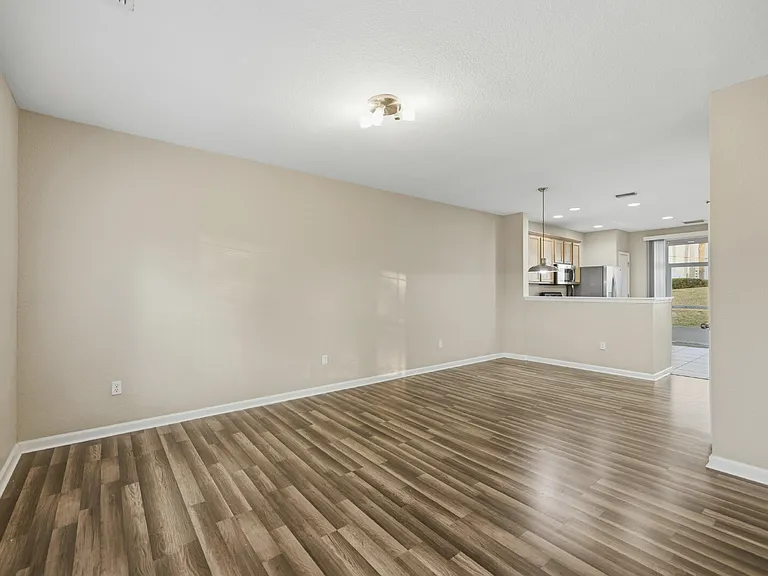 4482 SW 49th Ave — Photo 5