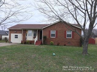 2307 Willow Dr, Murfreesboro, TN 37127