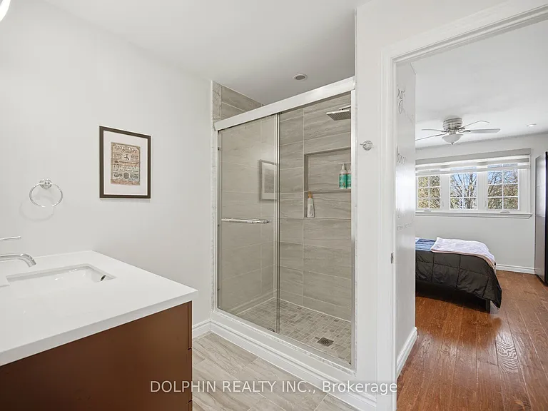 1090 Vanier Dr — Photo 25