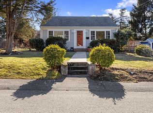19 Daniel St, Falmouth, MA 02540