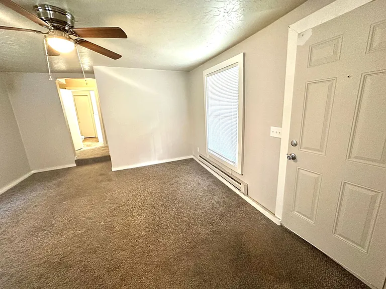 304 N Webb St — Photo 4