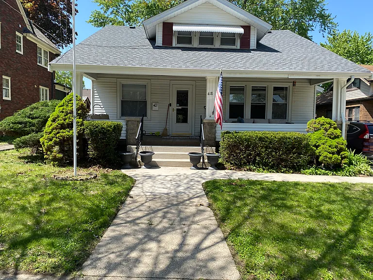 418 Paris Ave — Photo 3