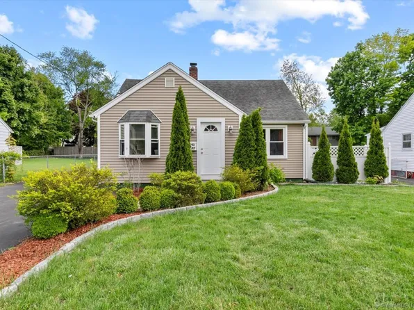 77 Emily Road, New Haven, CT 06513