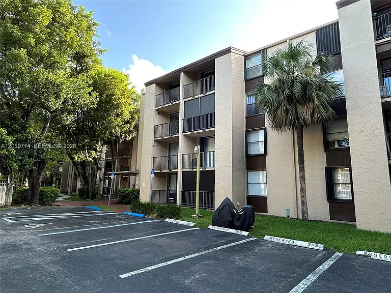 14301 N Kendall Dr #109B — Photo 33
