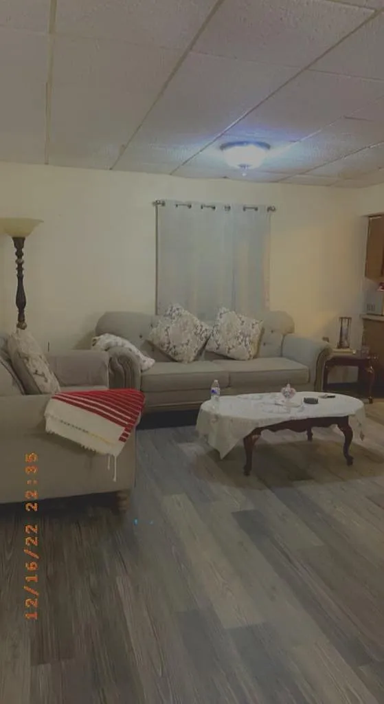 3 bed, 1350 sqft, $1,500 — Photo 1