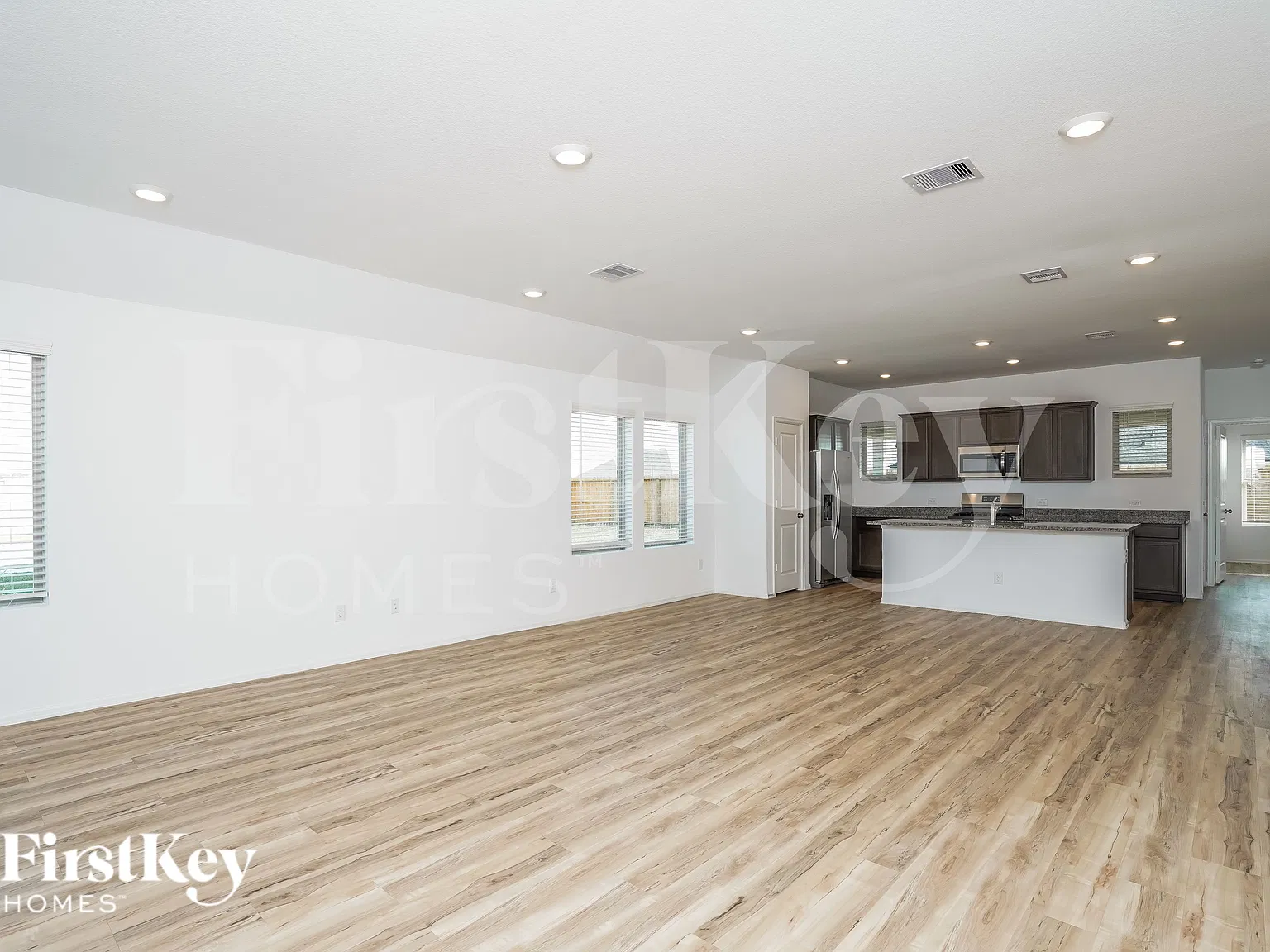 3 bed, 2.0 bath, 1485 sqft, $2,215 — Photo 3