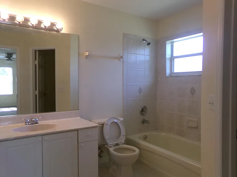 3014 SW Segovia St — Photo 8
