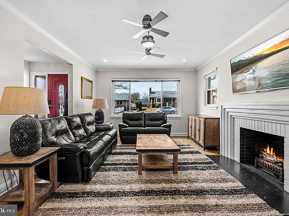 2nd image of 9707 Saxony Rd