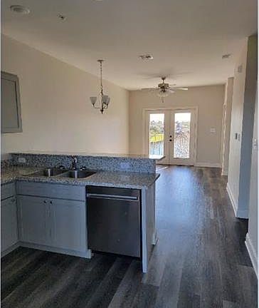 5th image of 4504 Pontchartrain Dr
