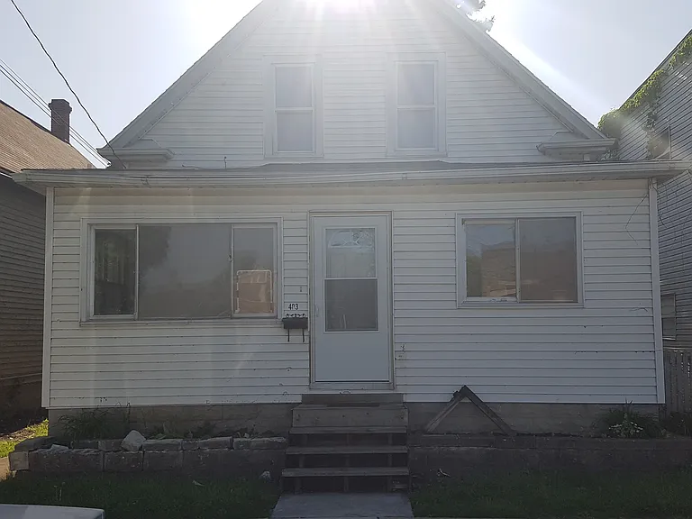 1032 Perry St — Photo 9