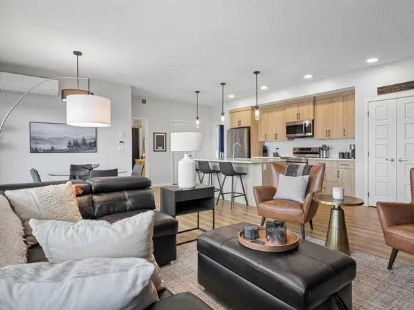 42 N Cranbrook Gdns SE #1303, Calgary, AB T3M 2X5