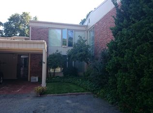 19 Fairgreen Pl, Brookline, MA 02467