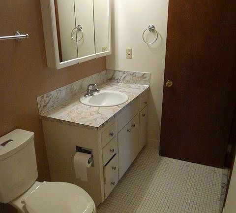 3rd image of 7101 Roosevelt Way NE APT 307