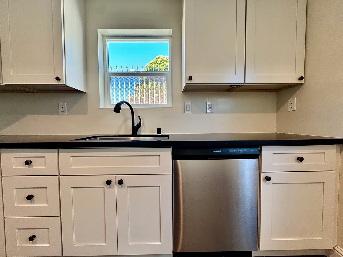 2 bed, 800 sqft, $2,800 — Photo 4