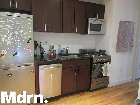 Rented by Mdrn Residential | media 12