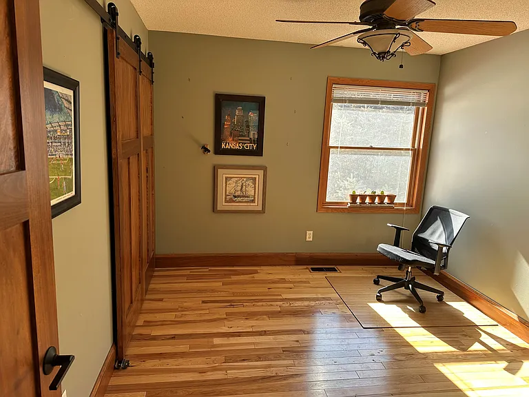 1128 Creekside Cir — Photo 27
