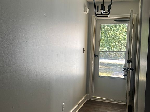 3rd image of 1108 Patriot Cir