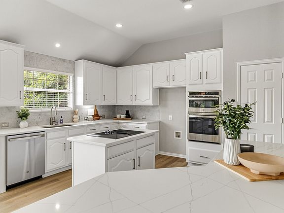 3rd image of 6000 Plantation Ln