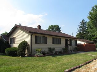 22 E Pineview Dr, Round Lake Park, IL