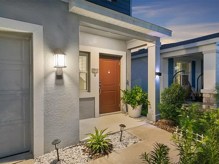 1418 Austin St — Photo 3