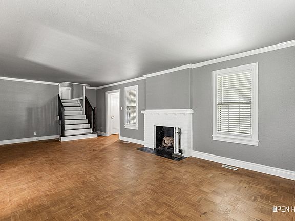 5th image of 1903 Victory Ave