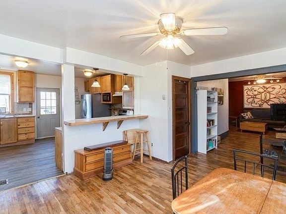 2nd image of 301 College St