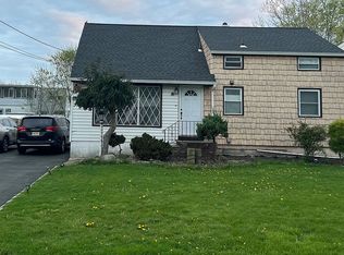 14 W Henry Pl, Iselin, NJ 08830