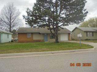 1013 W Coolidge Ave, Blackwell, OK 74631