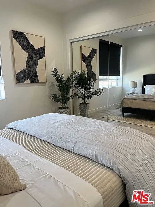 2 bed, 2.0 bath, 851 sqft, $6,000 — Photo 3