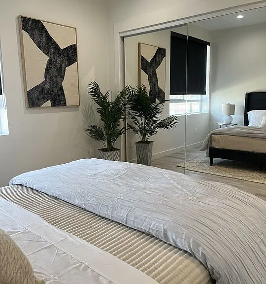 124 S Croft Ave #403 — Photo 3