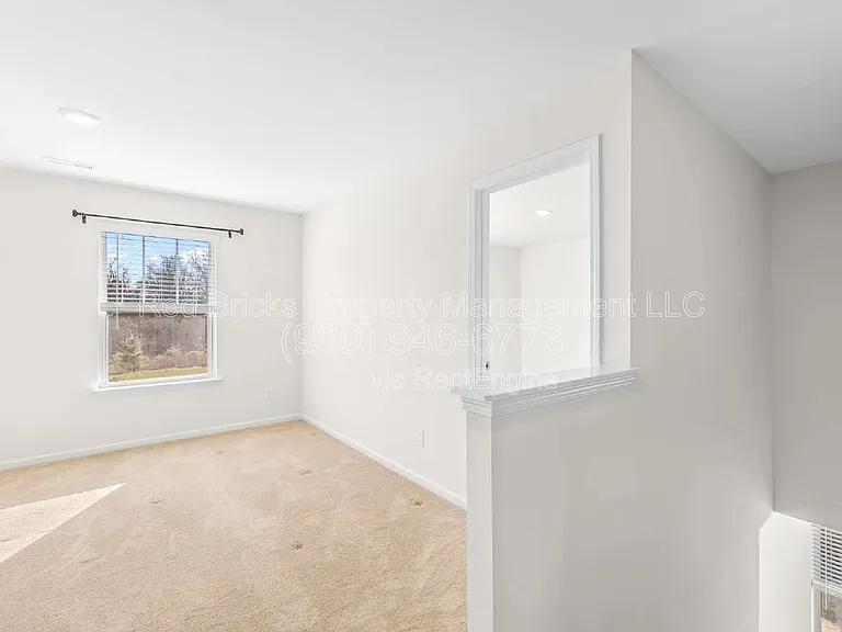 4015 Meadow Green Dr — Photo 17