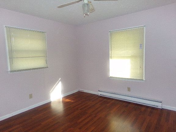 5th image of 1625 Lark Dr