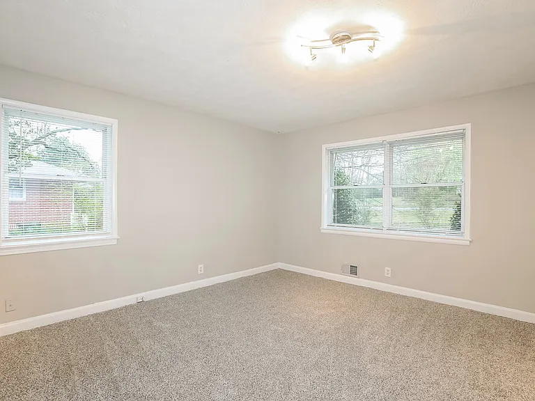 627 Grayson Pkwy — Photo 9