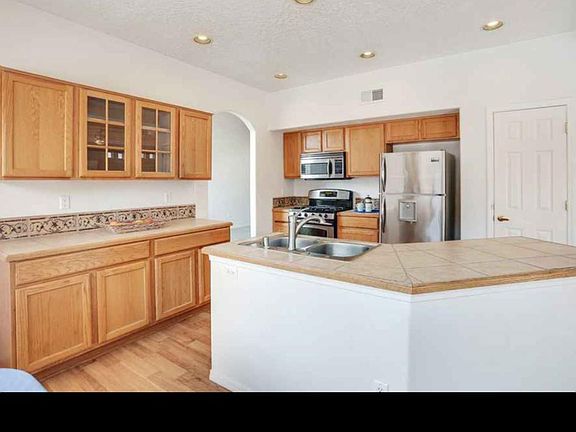 5th image of 11104 Alta Dr NW