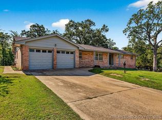 2900 Ridge Ct, Bartlesville, OK 74006