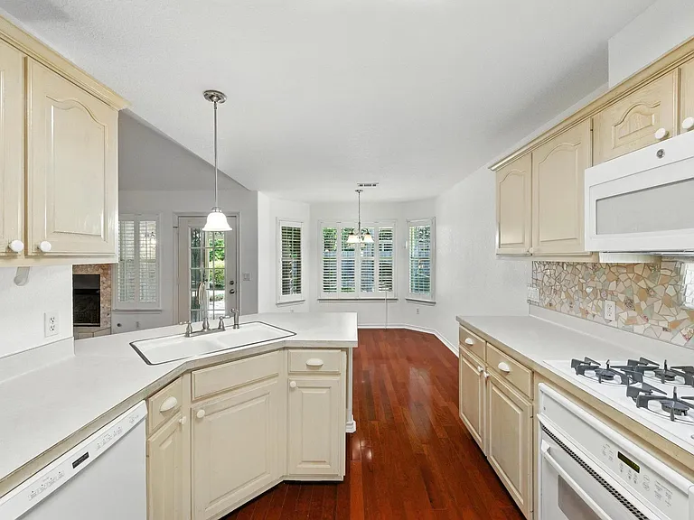125 Melissa Ct — Photo 15