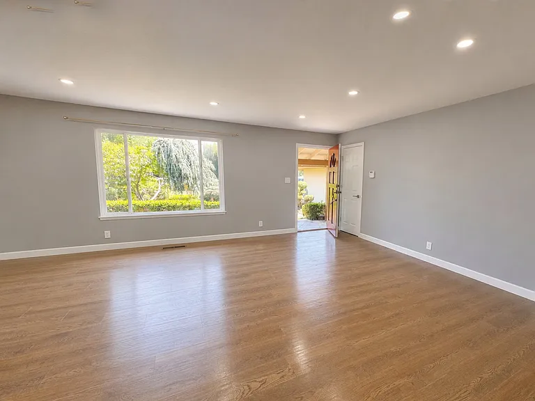 270 McDuff Ave — Photo 5