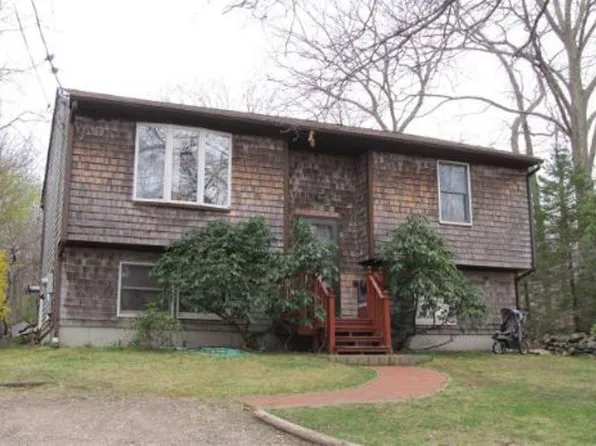 47 Pepper Bush Trl, Saunderstown, RI 02874