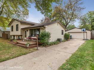 4004 82nd St, Urbandale, IA 50322